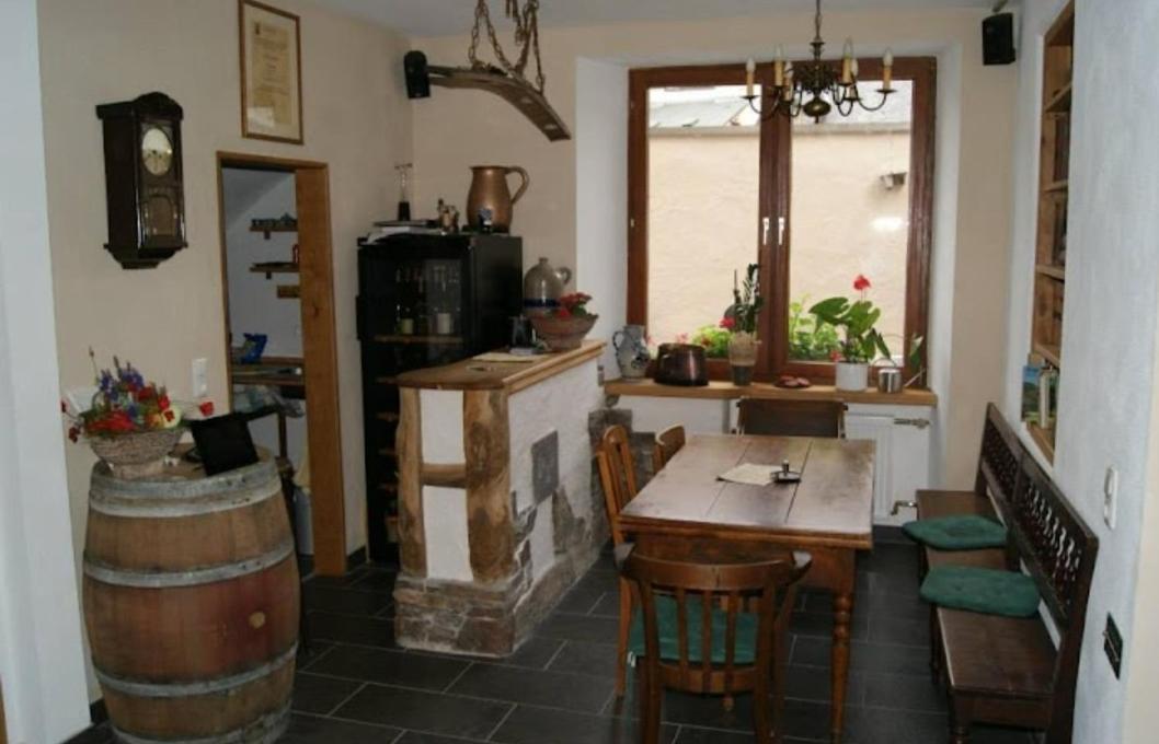 Weingut Gaestehaus Bach Кохем Экстерьер фото