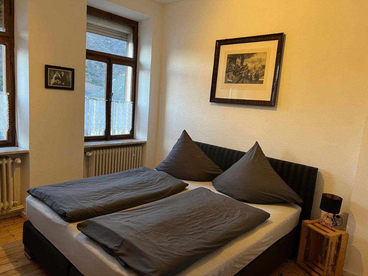 Weingut Gaestehaus Bach Кохем Экстерьер фото
