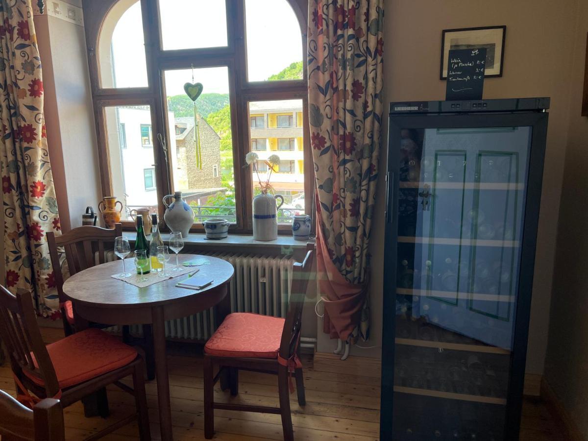 Weingut Gaestehaus Bach Кохем Экстерьер фото